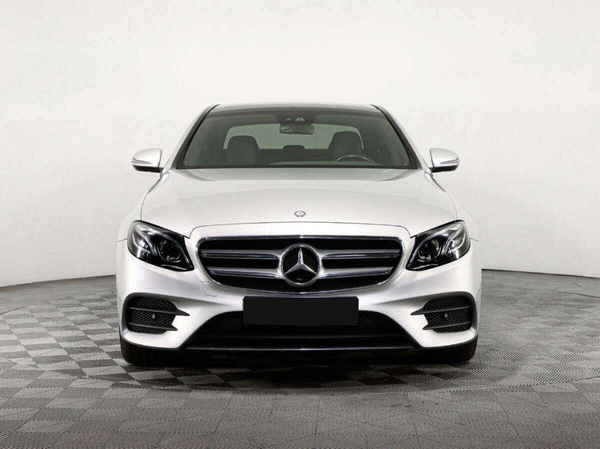 Mercedes-Benz E-Класс 2017 года с пробегом. Фото: #1