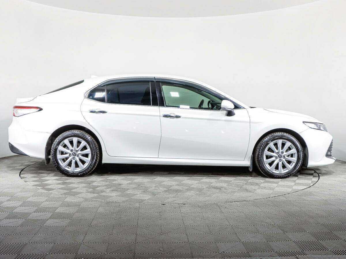 Toyota Camry 2018 года с пробегом. Фото: #3