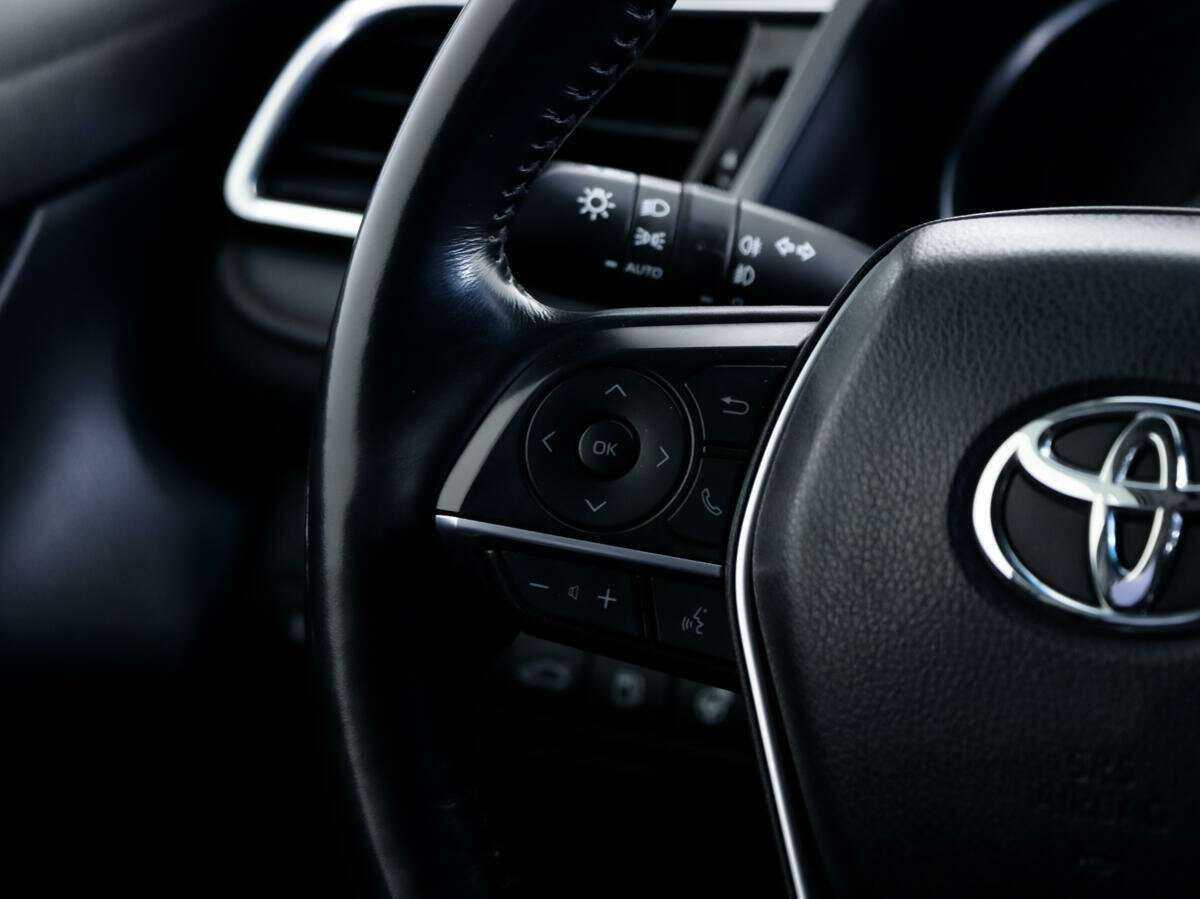 Toyota Camry 2018 года с пробегом. Фото: #16