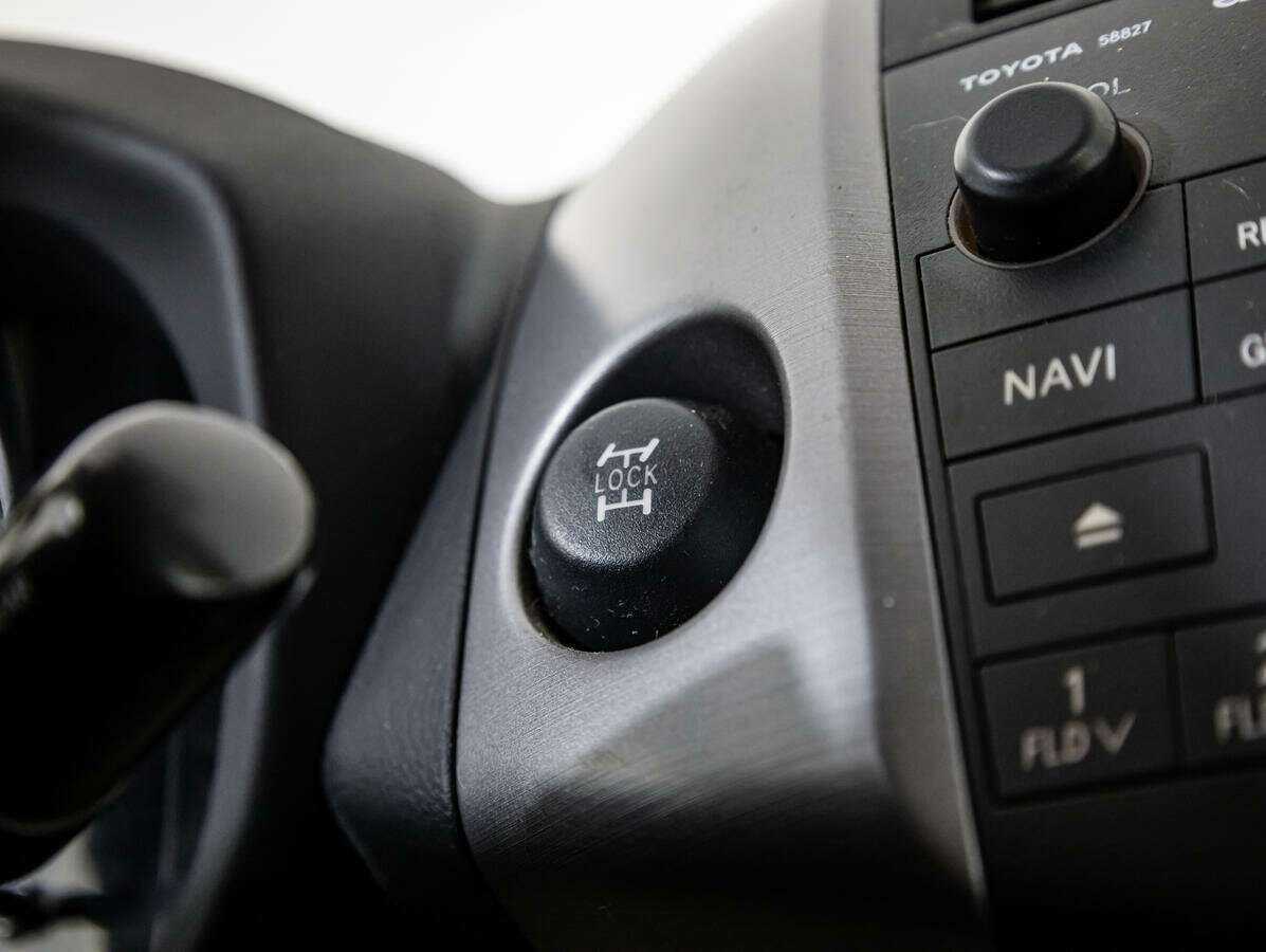 Toyota RAV4 2007 года с пробегом. Фото: #16