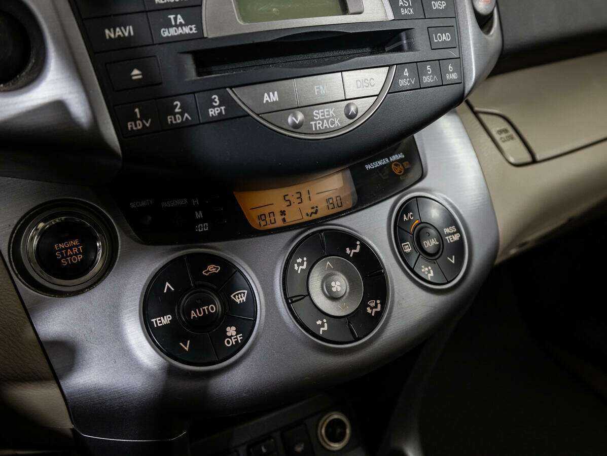 Toyota RAV4 2007 года с пробегом. Фото: #18