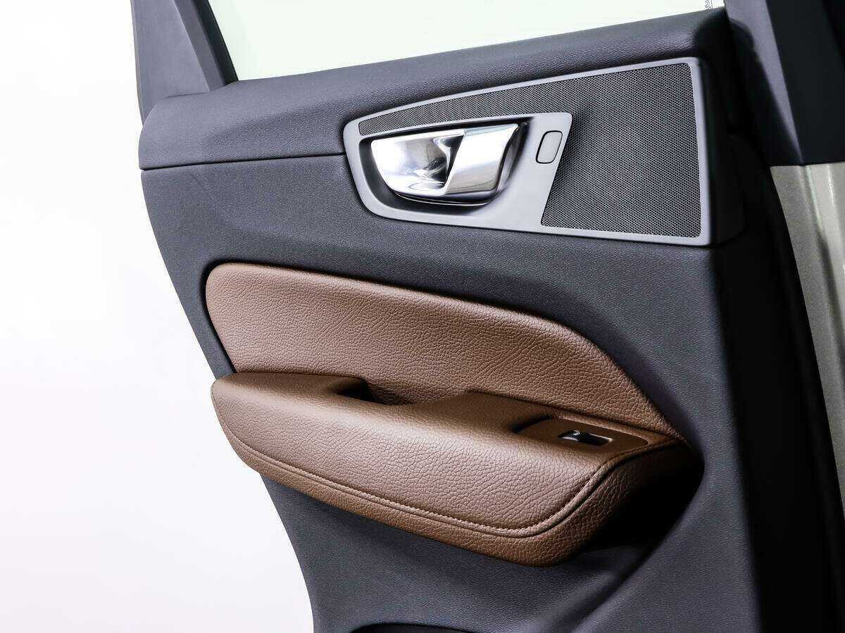 Volvo XC60 2021 года с пробегом. Фото: #14