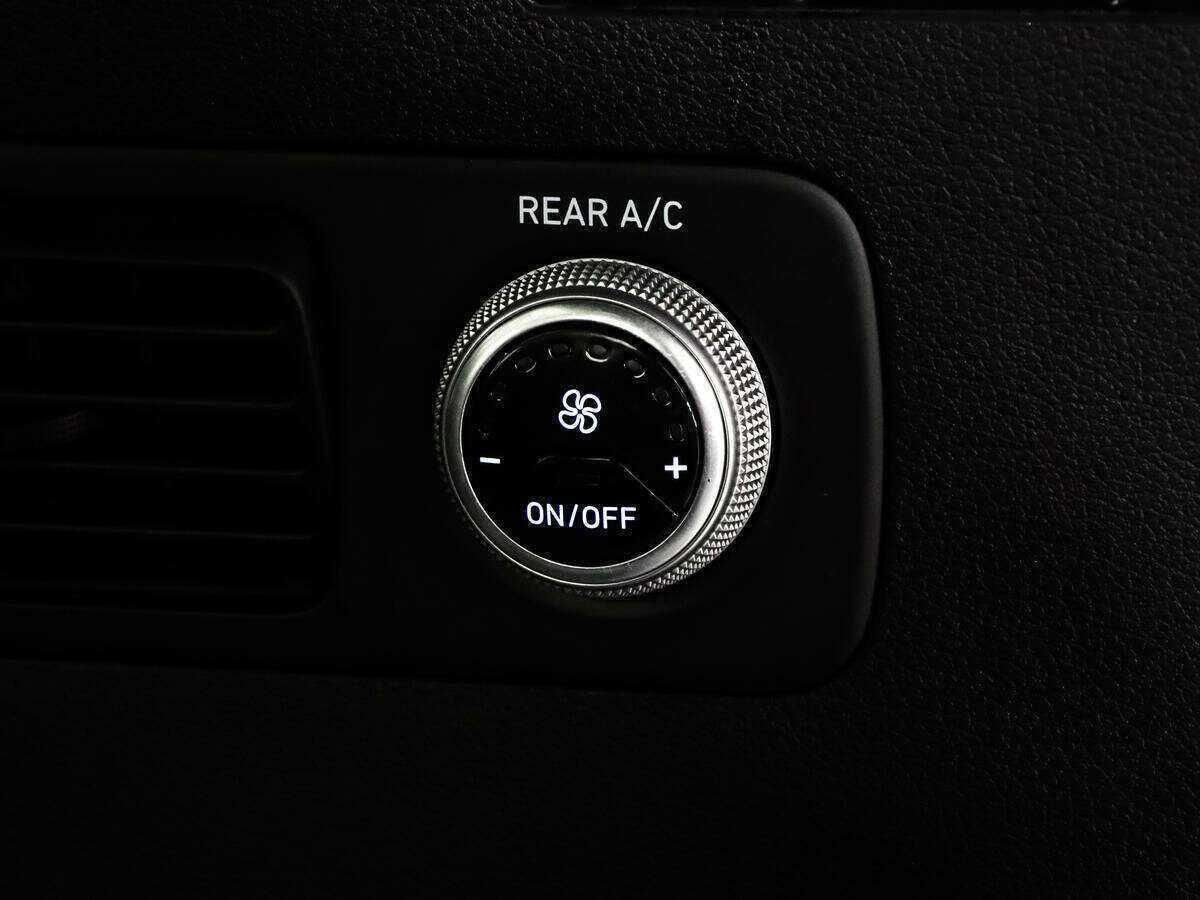 Hyundai Santa Fe 2018 года с пробегом. Фото: #23