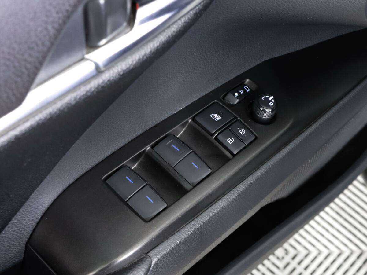 Toyota Camry 2021 года с пробегом. Фото: #13