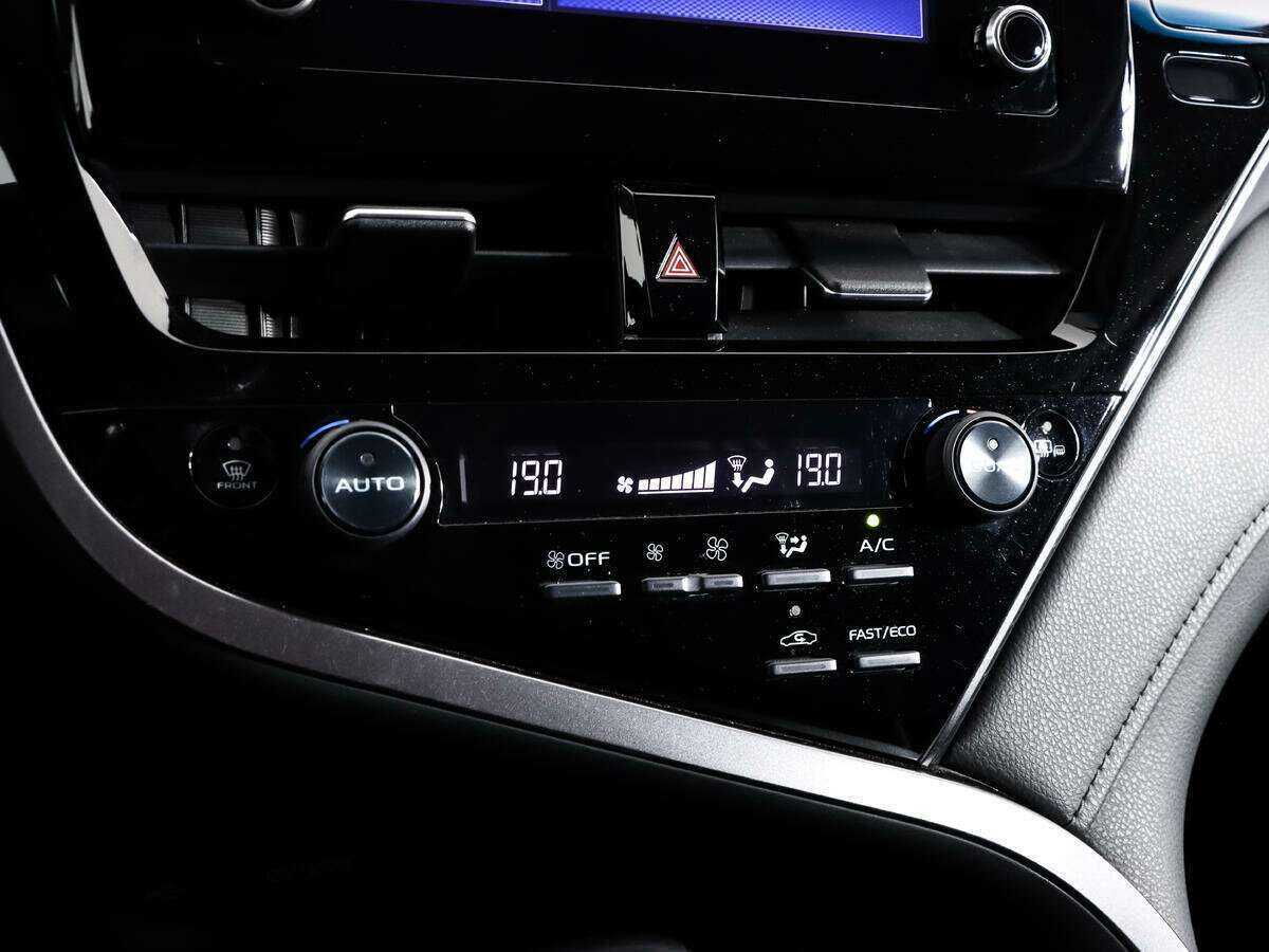 Toyota Camry 2021 года с пробегом. Фото: #15