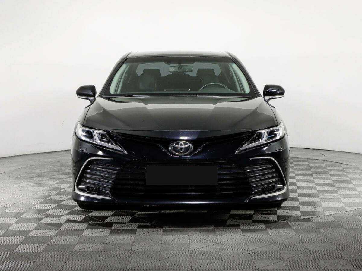 Toyota Camry 2021 года с пробегом. Фото: #1