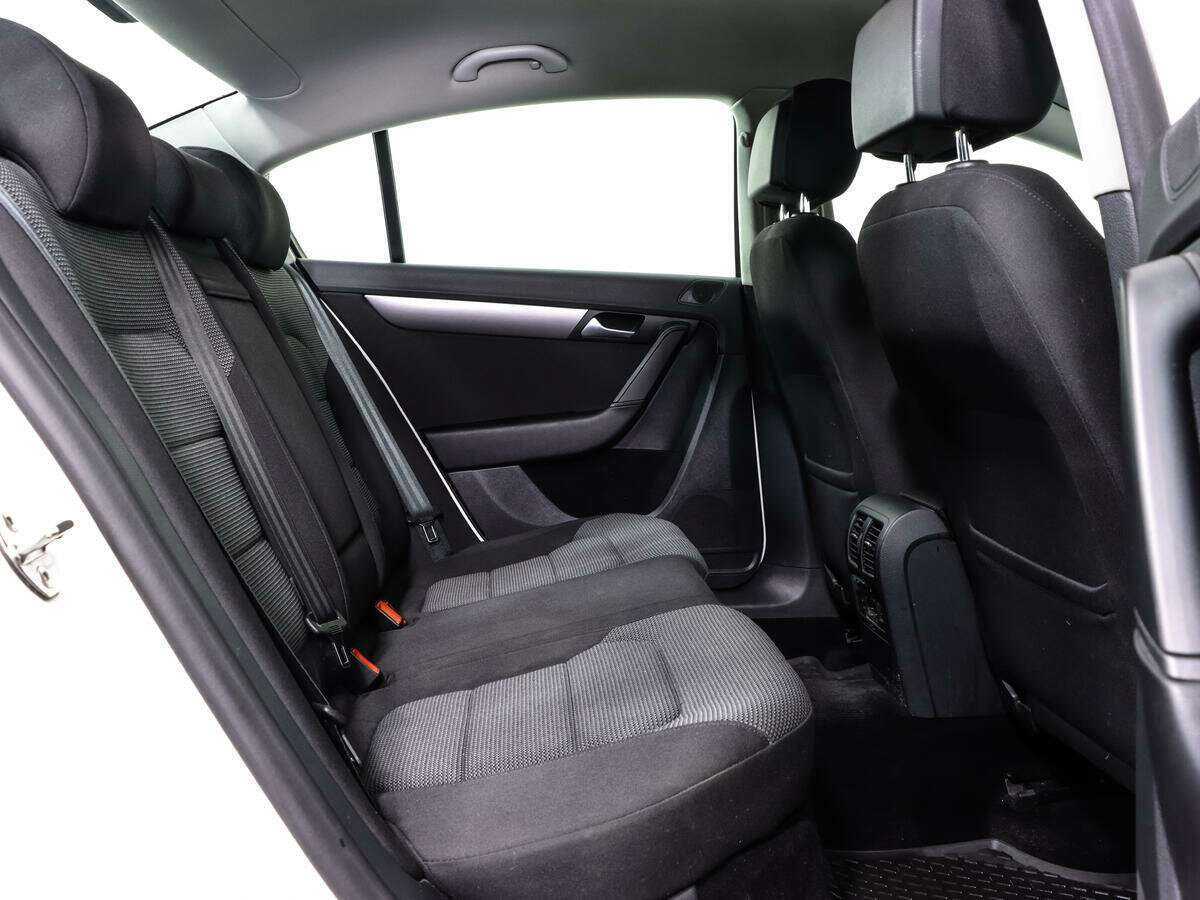 Б/У Фольксваген Пассат 2014 года. Фото: #12