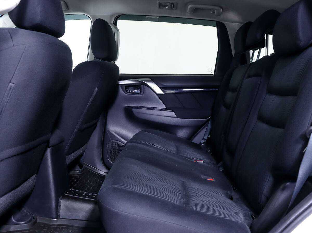 Mitsubishi Pajero Sport 2018 года с пробегом. Фото: #10