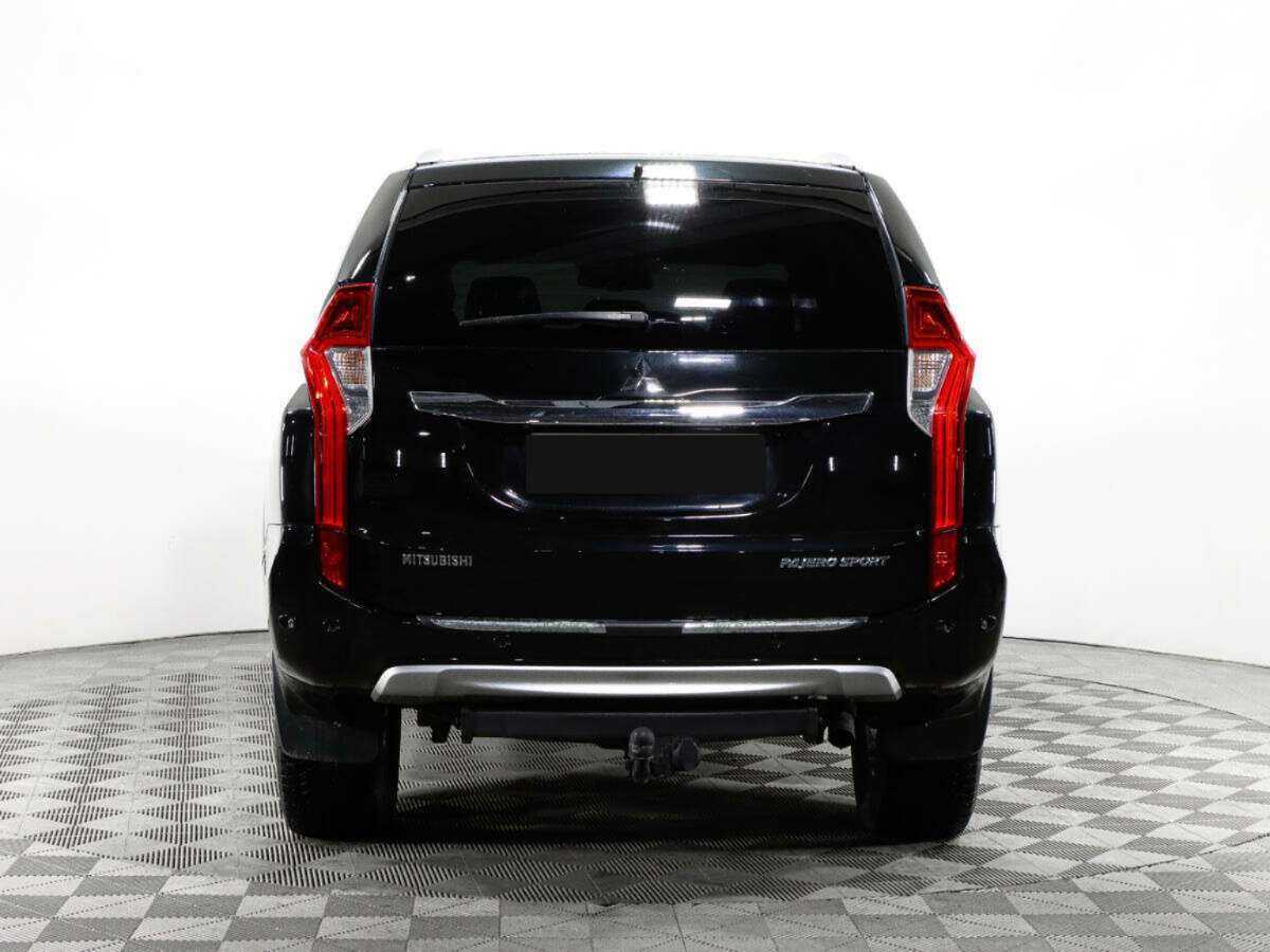 Mitsubishi Pajero Sport 2017 года с пробегом. Фото: #5