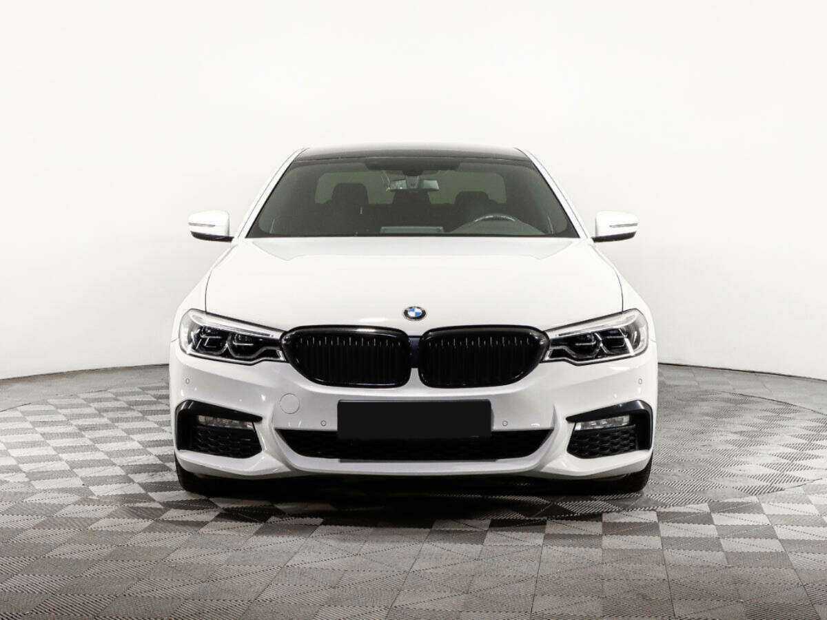 BMW 5 серии 2017 года с пробегом. Фото: #1