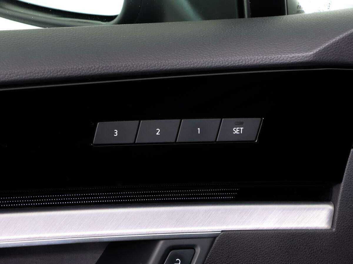 Volkswagen Touareg 2021 года с пробегом. Фото: #15