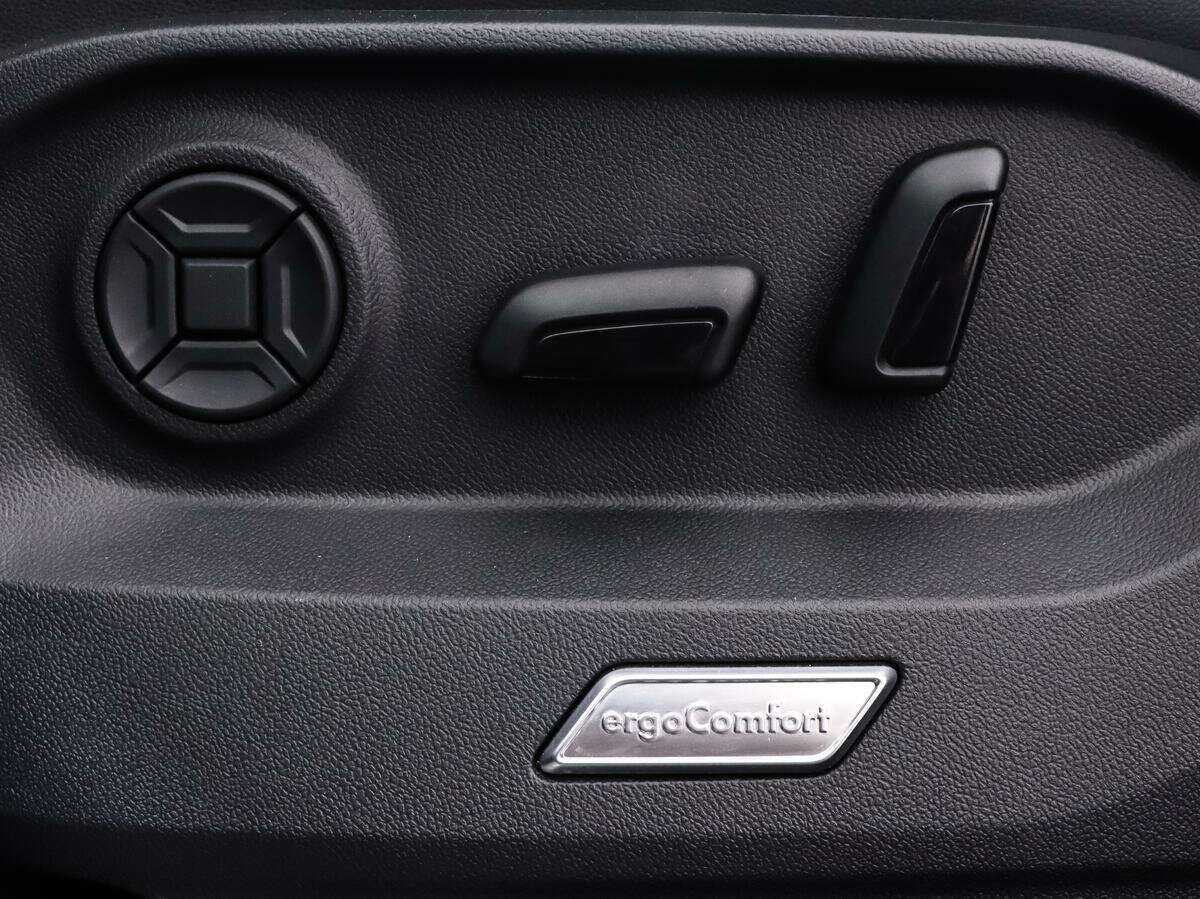 Volkswagen Touareg 2021 года с пробегом. Фото: #17