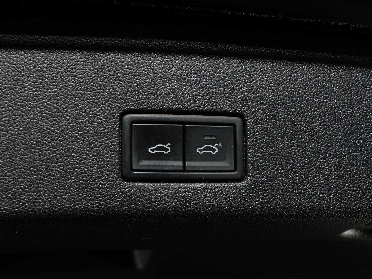 Volkswagen Touareg 2021 года с пробегом. Фото: #21