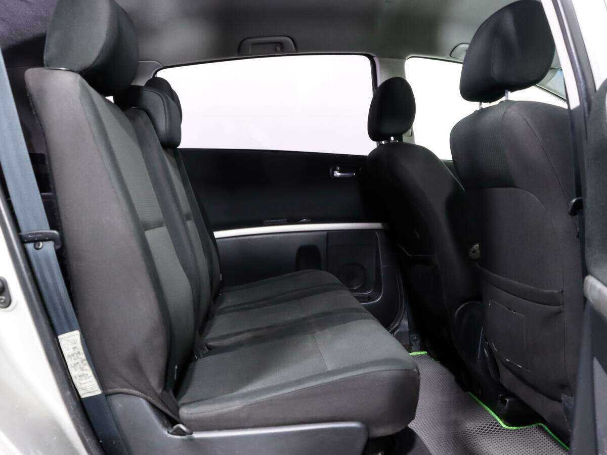 Toyota Corolla Verso 2006 года с пробегом. Фото: #12