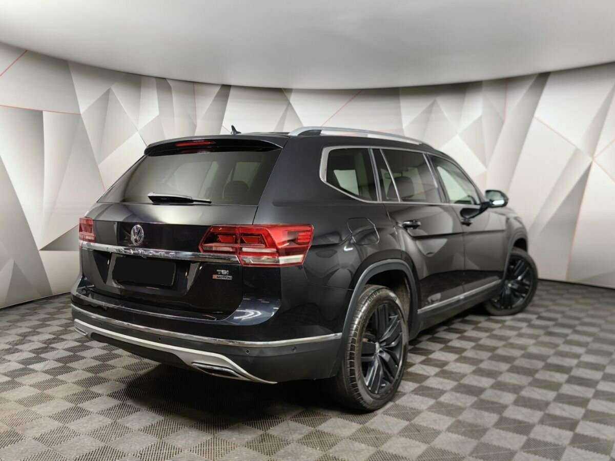Volkswagen Teramont 2018 года с пробегом. Фото: #1