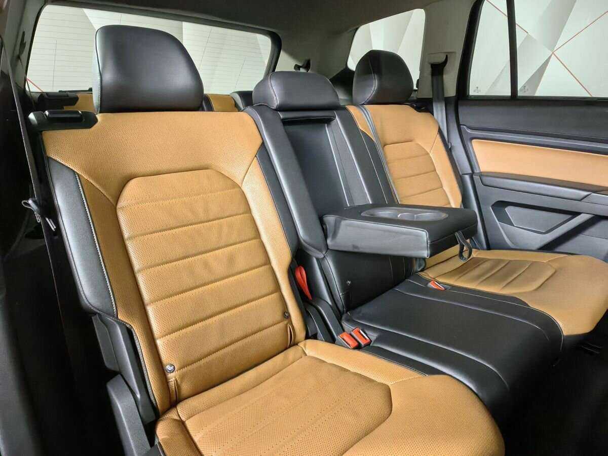 Volkswagen Teramont 2018 года с пробегом. Фото: #12