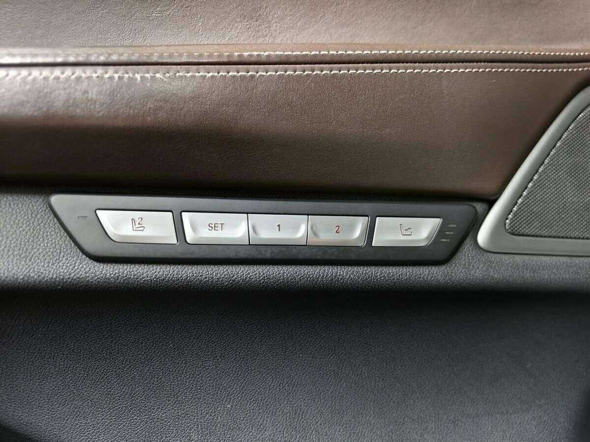 BMW 7 серии 2015 года с пробегом. Фото: #19