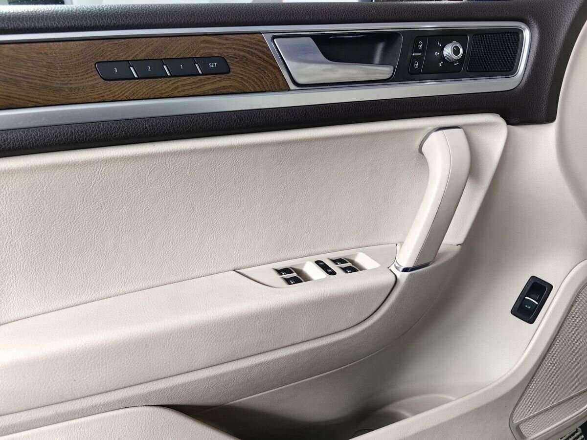 Volkswagen Touareg 2016 года с пробегом. Фото: #15