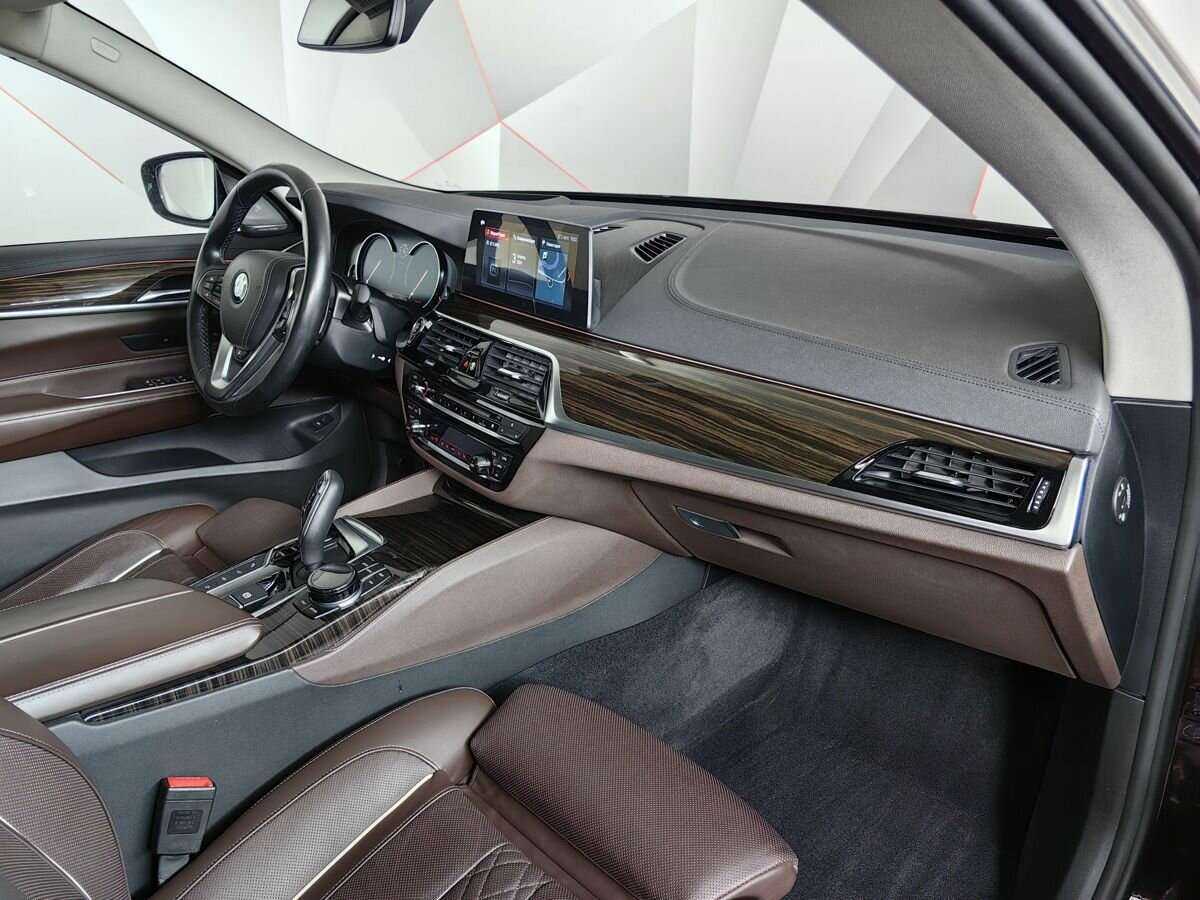 BMW 6 серии 2018 года с пробегом. Фото: #8