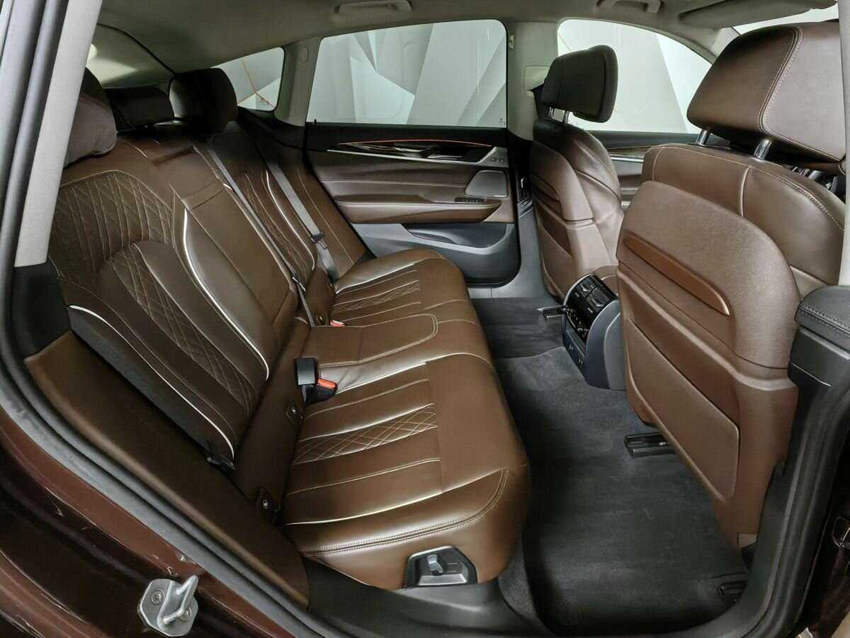 BMW 6 серии 2018 года с пробегом. Фото: #11