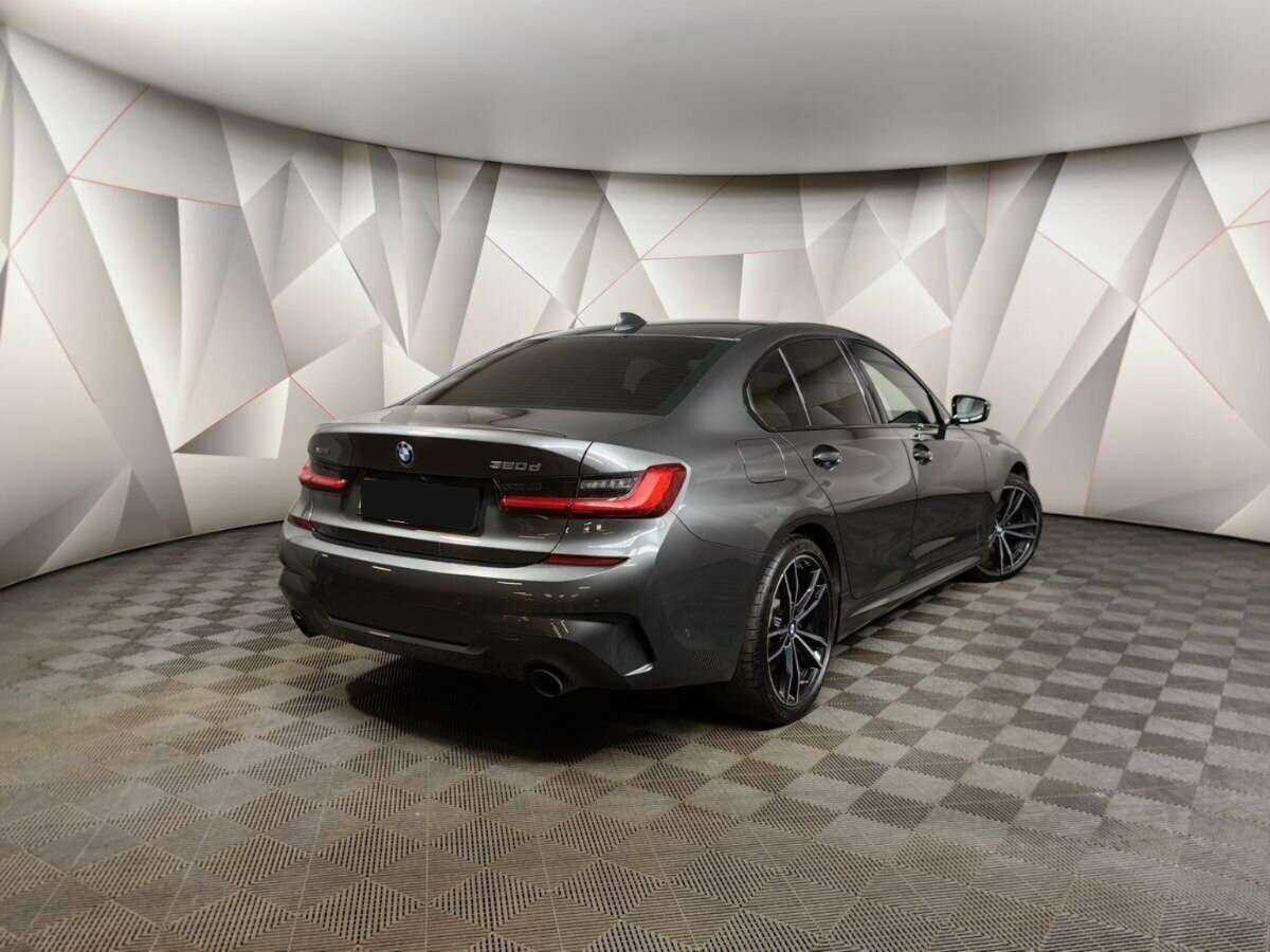 BMW 3 серии 2021 года с пробегом. Фото: #1