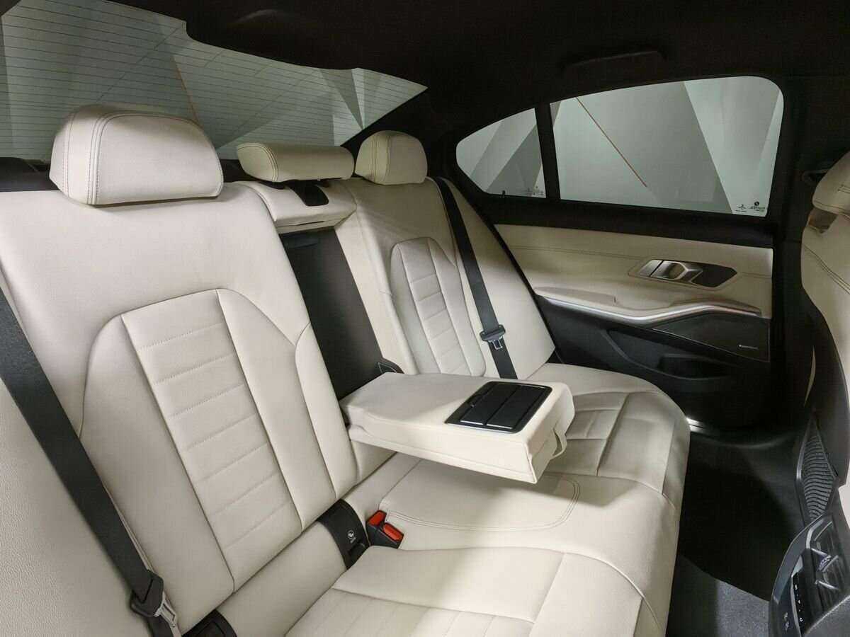 BMW 3 серии 2021 года с пробегом. Фото: #12