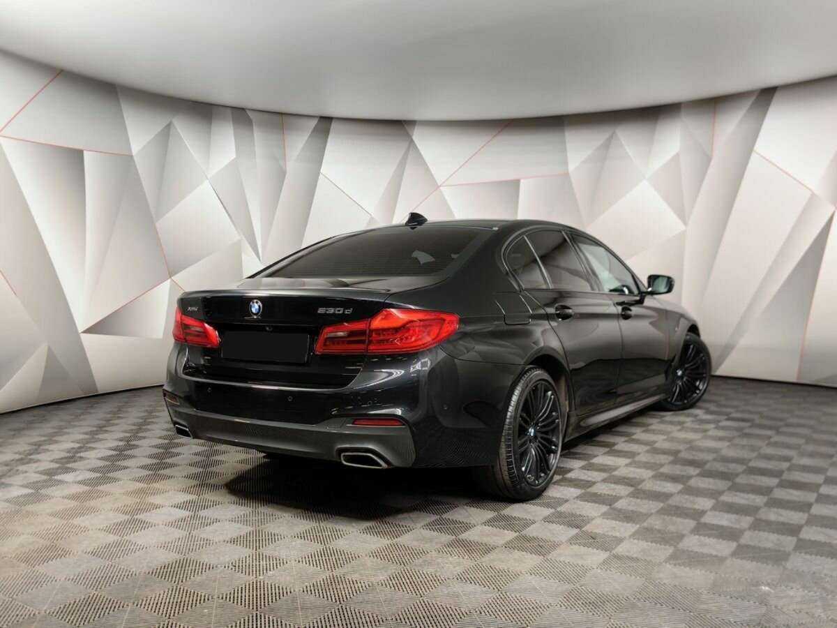 BMW 5 серии 2018 года с пробегом. Фото: #1