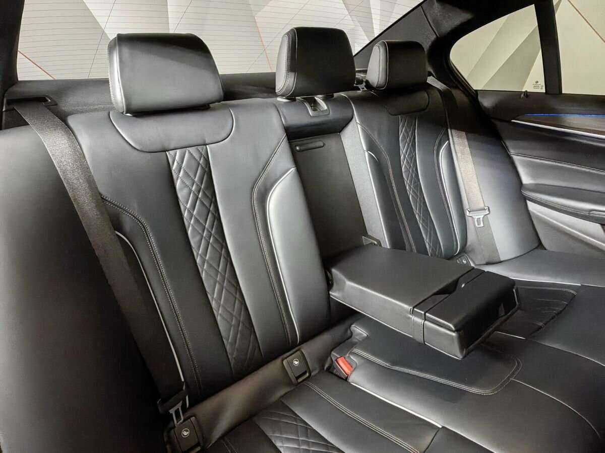 BMW 5 серии 2018 года с пробегом. Фото: #12