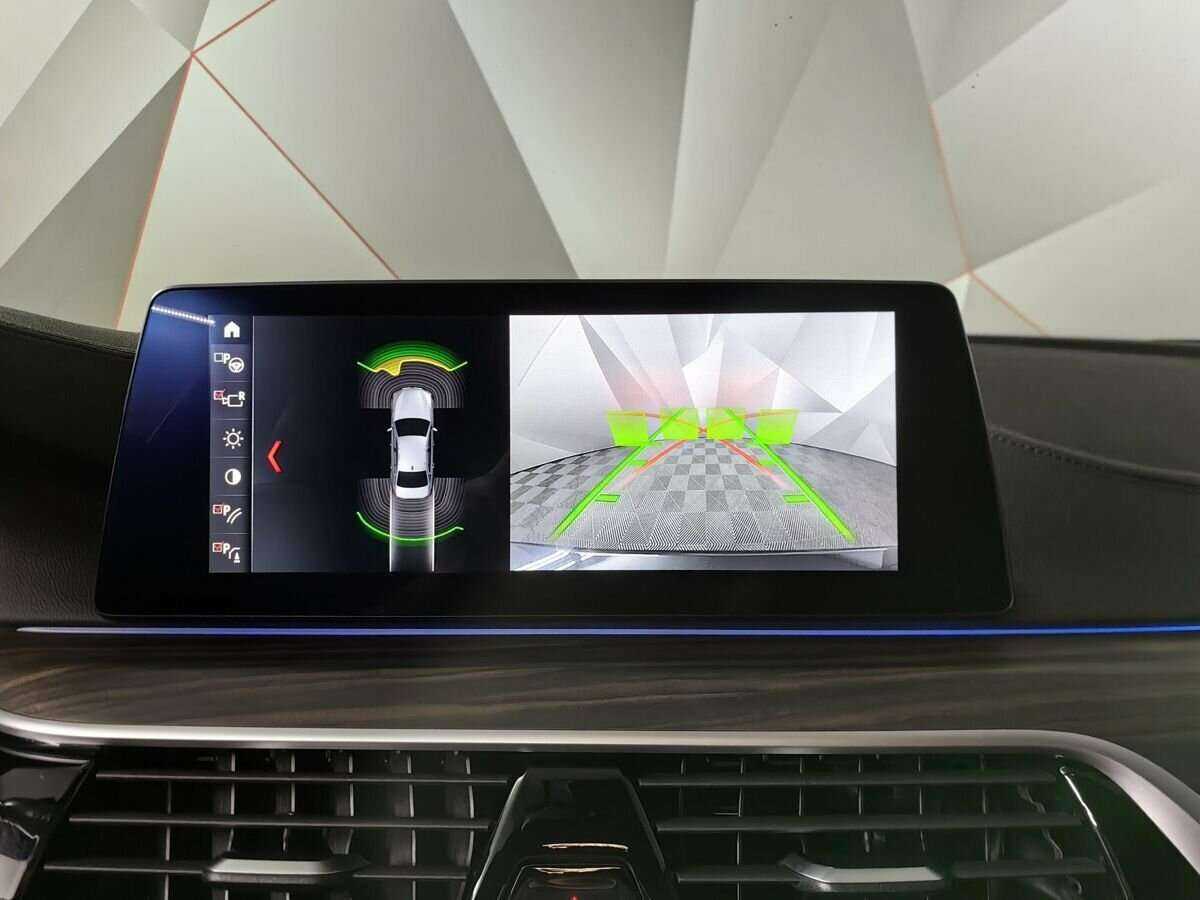 BMW 5 серии 2018 года с пробегом. Фото: #16