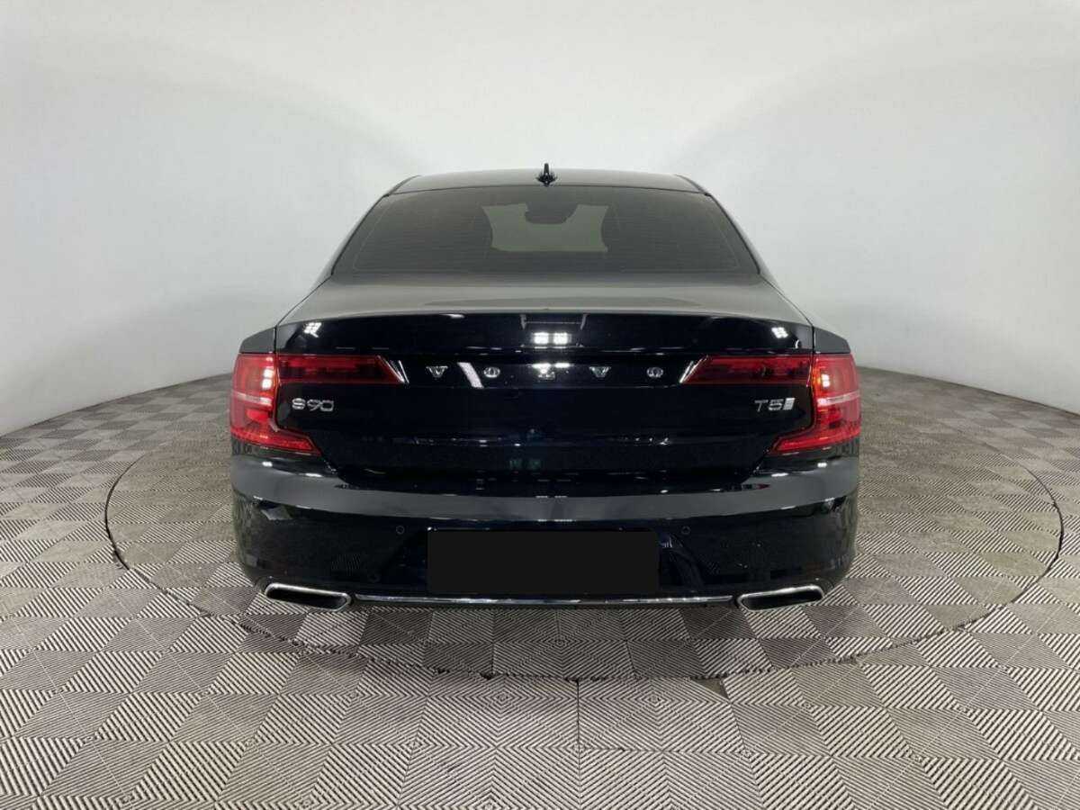 Volvo S90 2017 года с пробегом. Фото: #2