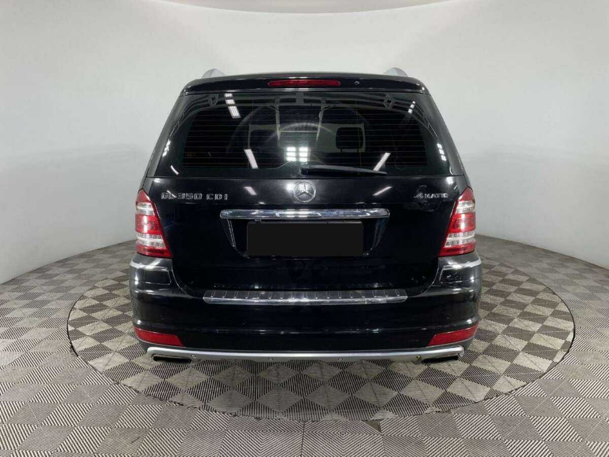 Mercedes-Benz GL-Класс 2010 года с пробегом. Фото: #2