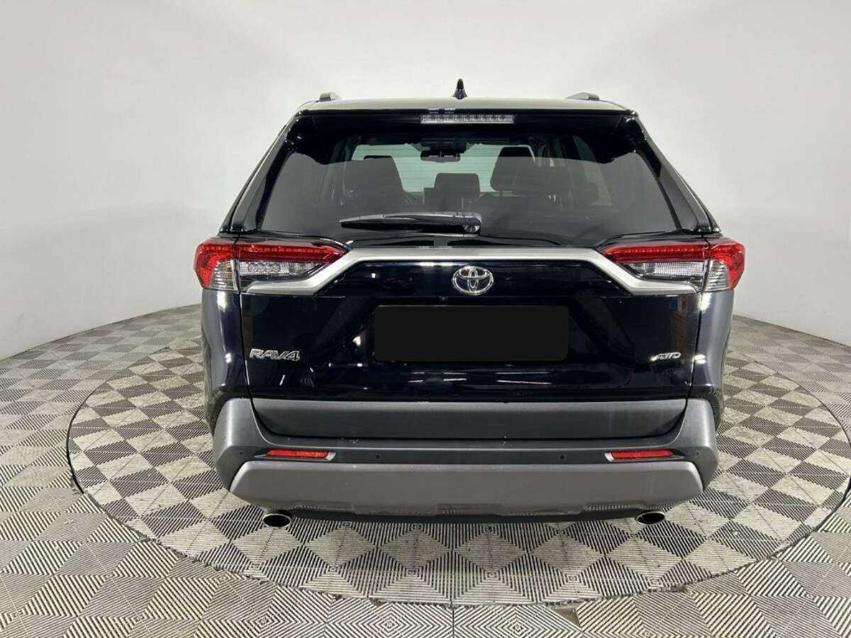 Toyota RAV4 2022 года с пробегом. Фото: #2