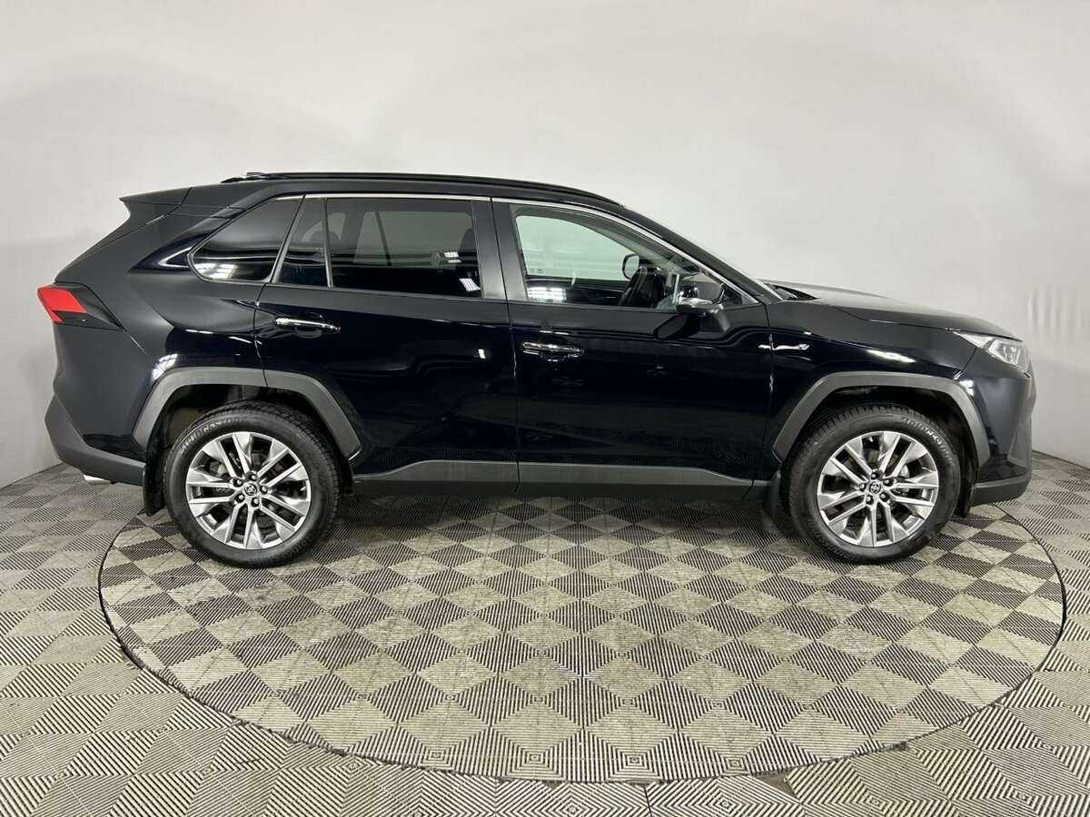 Toyota RAV4 2022 года с пробегом. Фото: #3