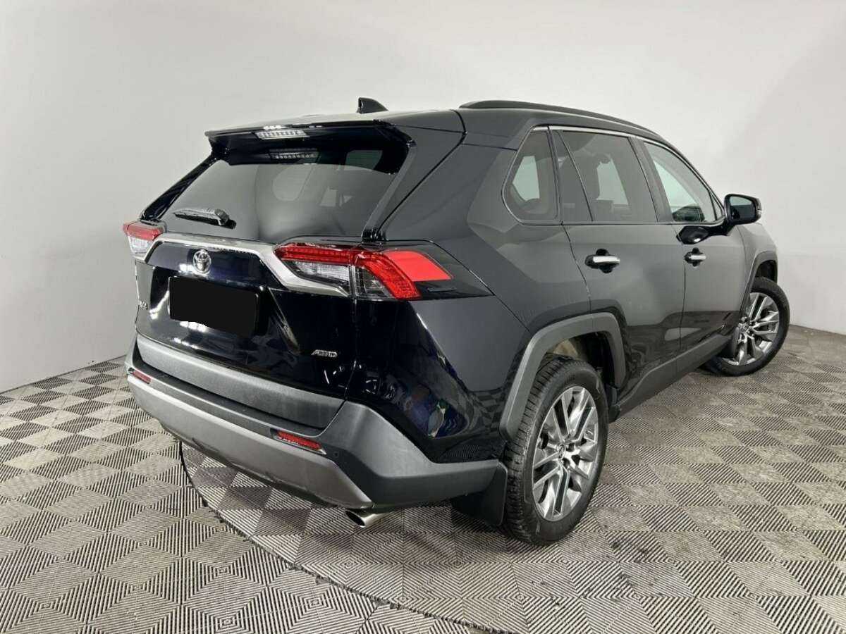Toyota RAV4 2022 года с пробегом. Фото: #5