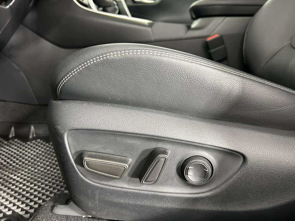 Toyota RAV4 2022 года с пробегом. Фото: #9