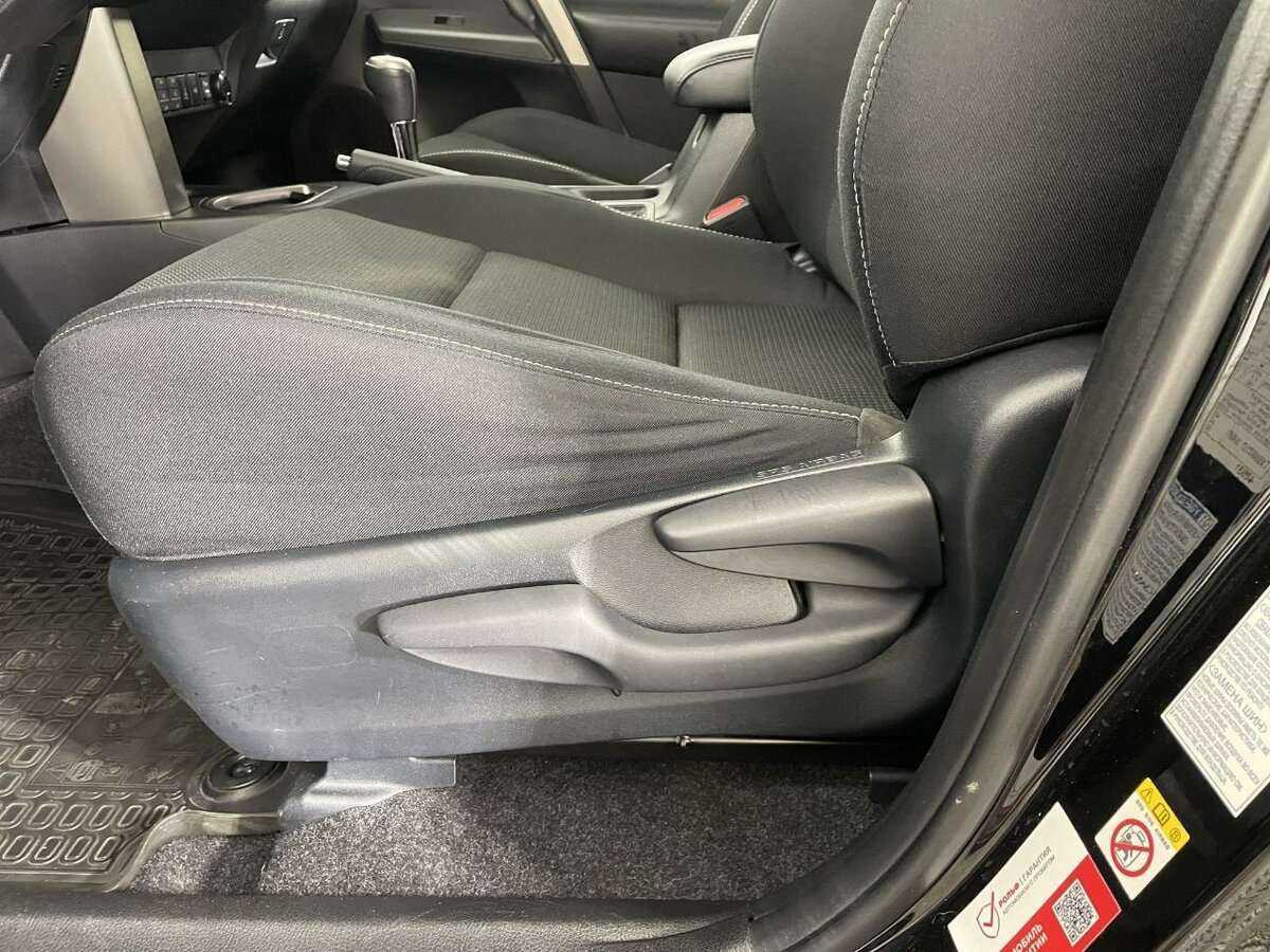 Toyota RAV4 2018 года с пробегом. Фото: #9