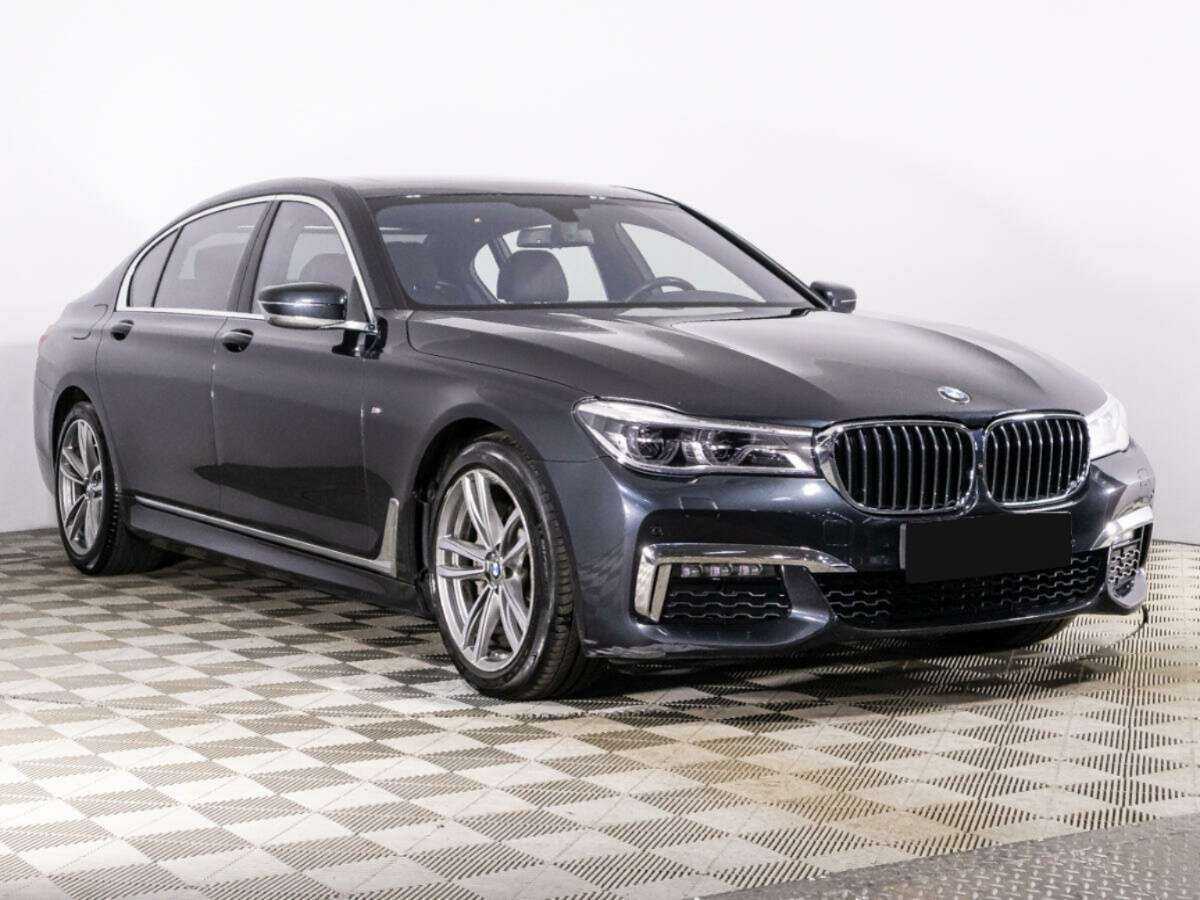 BMW 7 серии 2018 года с пробегом. Фото: #2