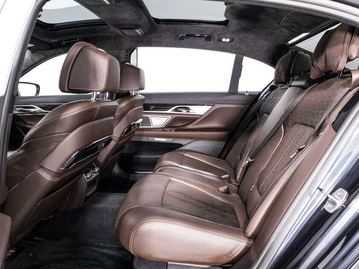 BMW 7 серии 2018 года с пробегом. Фото: #9