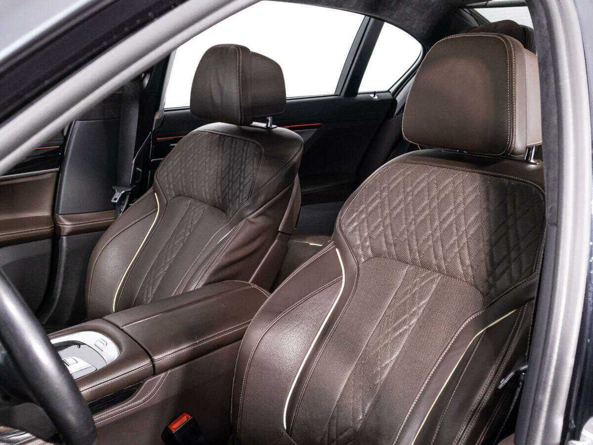 BMW 7 серии 2018 года с пробегом. Фото: #10