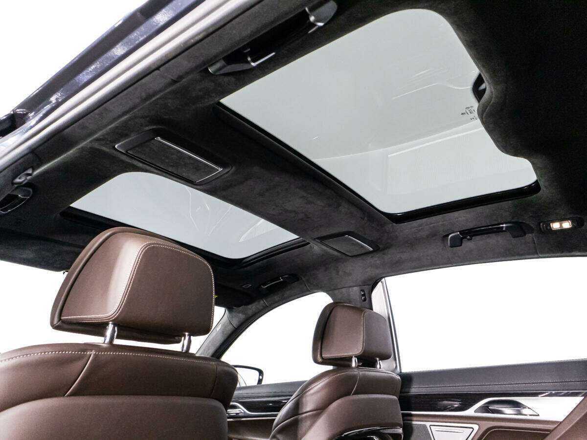 BMW 7 серии 2018 года с пробегом. Фото: #16