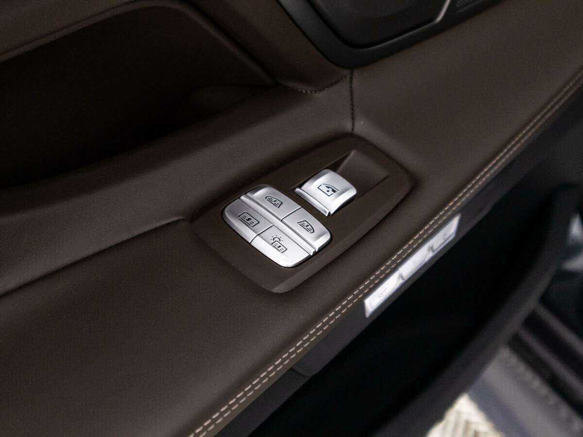 BMW 7 серии 2018 года с пробегом. Фото: #20