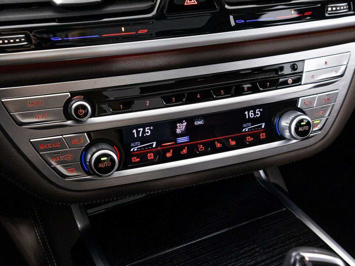 BMW 7 серии 2018 года с пробегом. Фото: #26