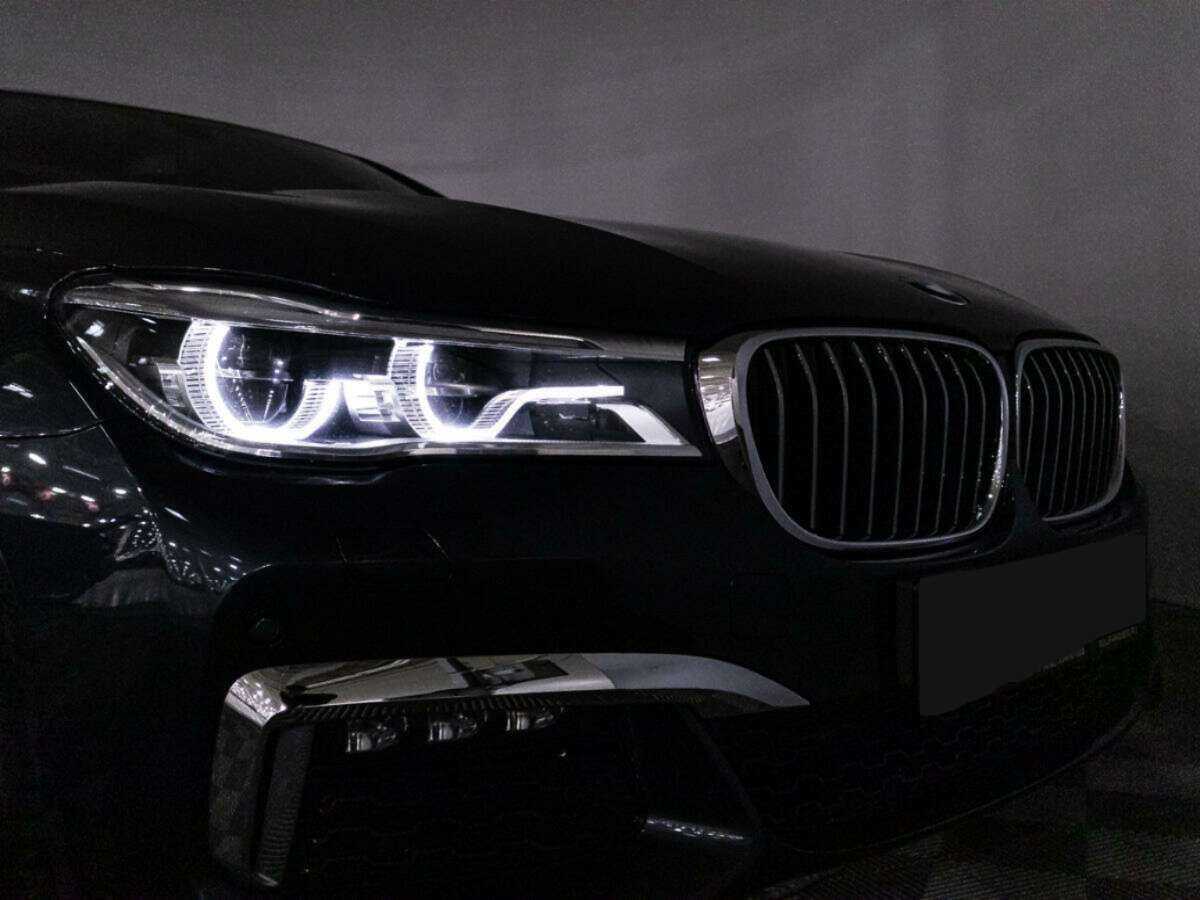 BMW 7 серии 2018 года с пробегом. Фото: #36