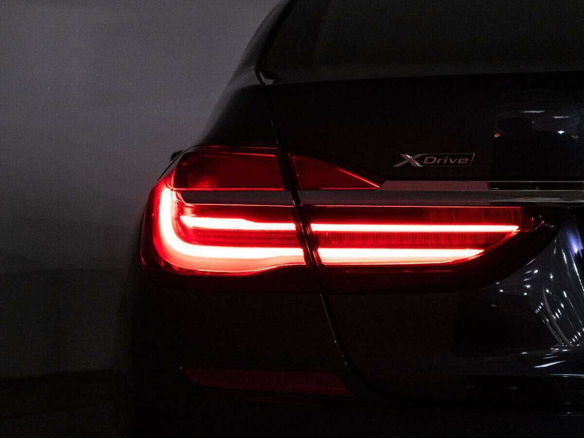 BMW 7 серии 2018 года с пробегом. Фото: #39