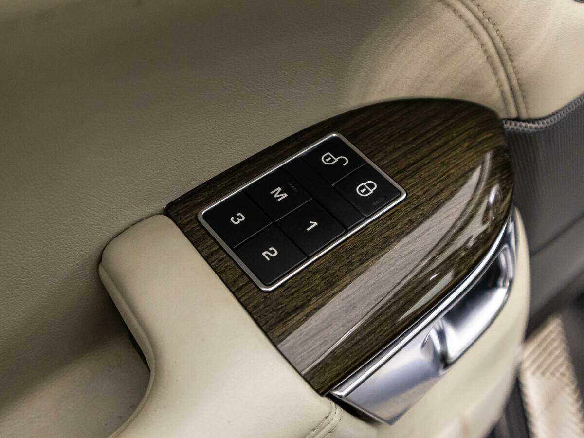 Land Rover Range Rover Sport 2015 года с пробегом. Фото: #16