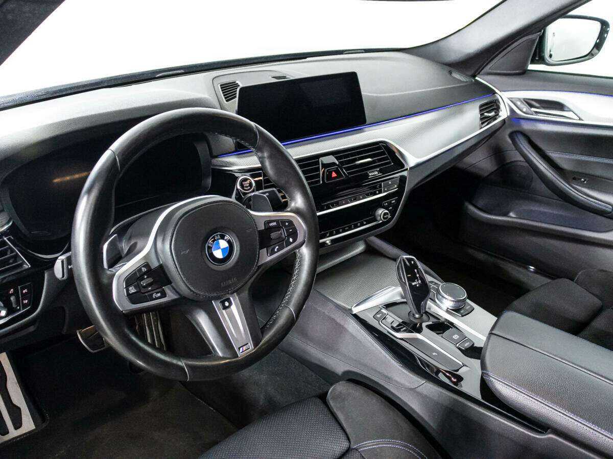 BMW 5 серии 2018 года с пробегом. Фото: #9