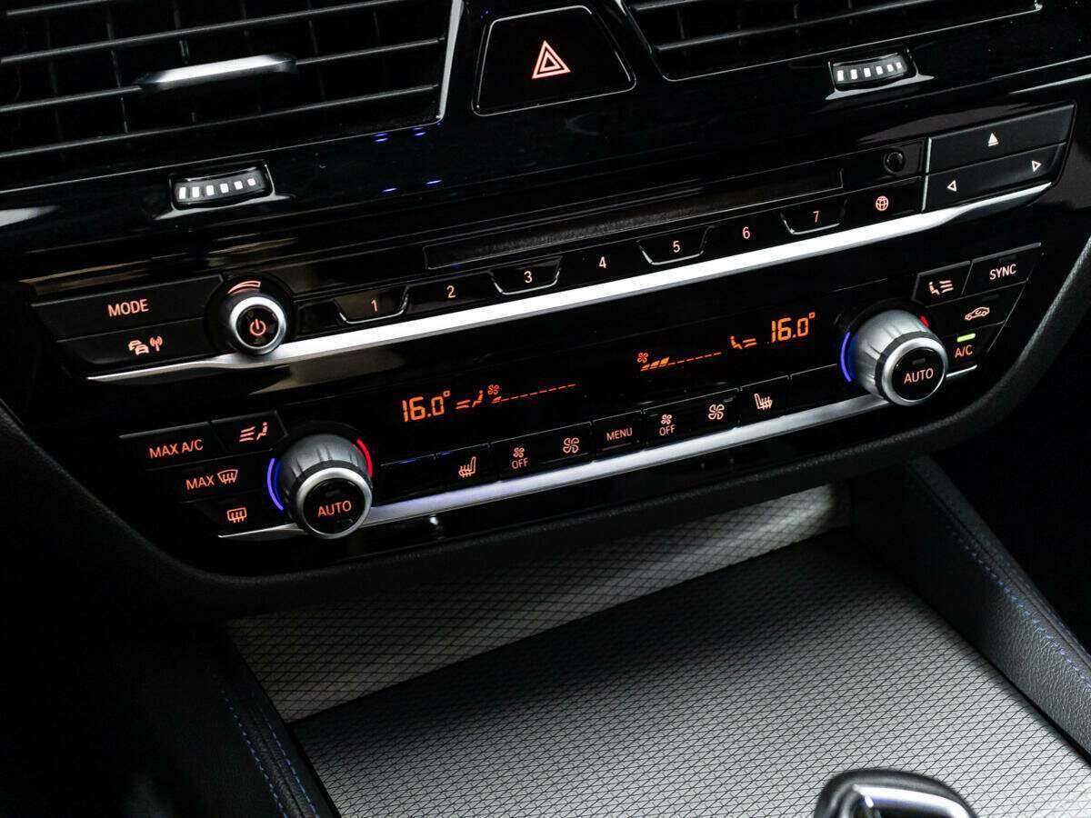 BMW 5 серии 2018 года с пробегом. Фото: #12