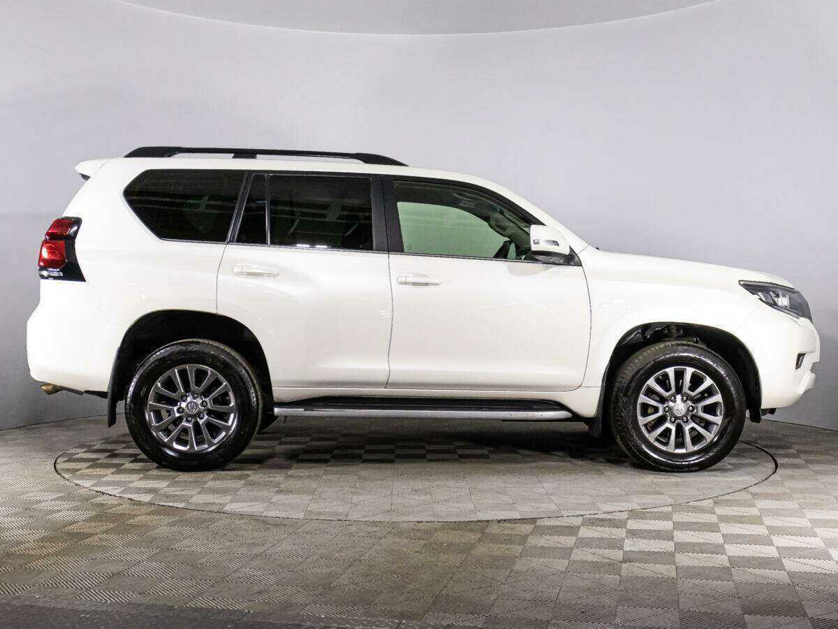 Toyota Land Cruiser Prado 2017 года с пробегом. Фото: #3