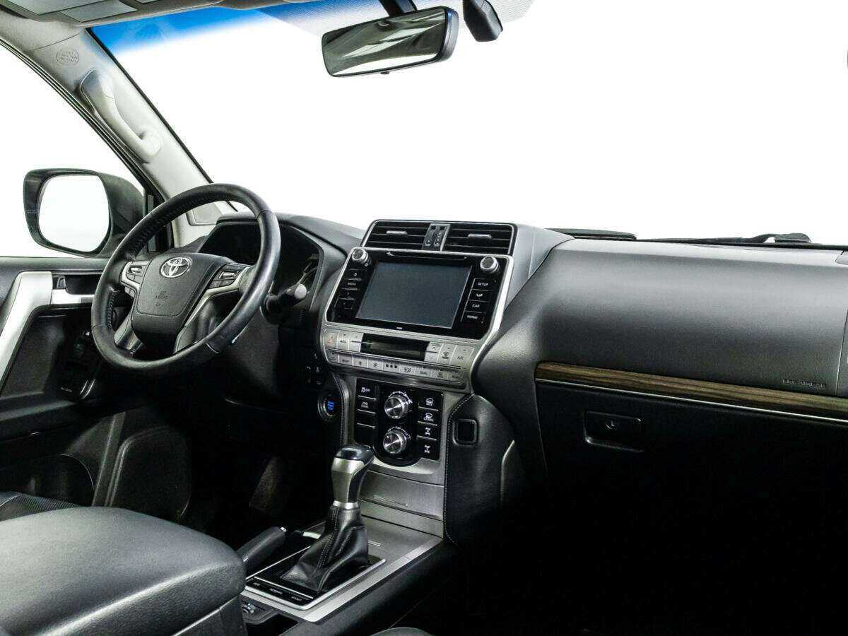 Toyota Land Cruiser Prado 2017 года с пробегом. Фото: #8
