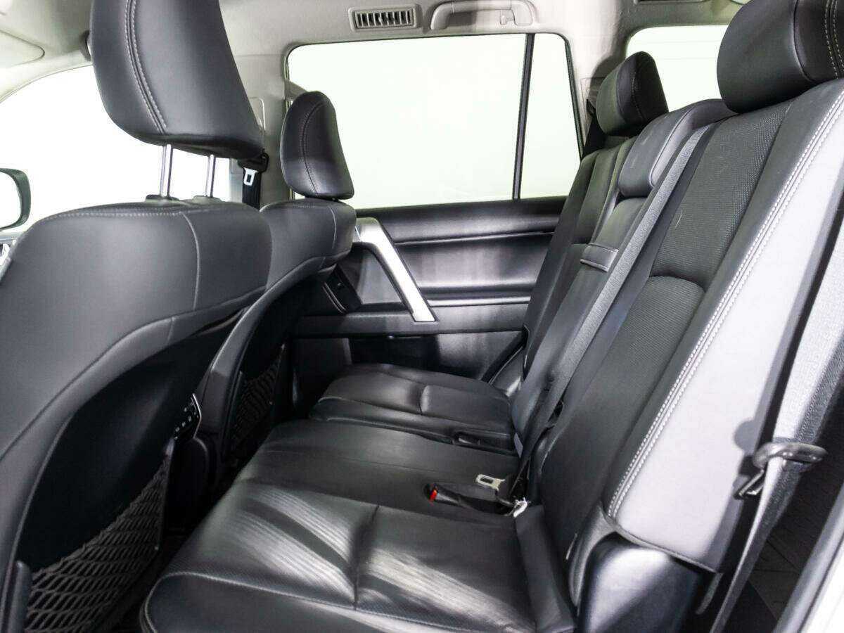 Toyota Land Cruiser Prado 2017 года с пробегом. Фото: #9